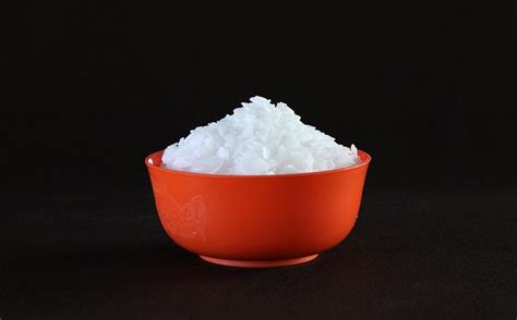 Kostik Nedir? Kullanım Alanları ve Tehlikeleri